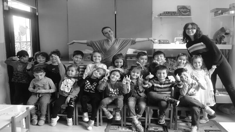 Minik Kalplerden Büyük Sözler: Ezgi Alınca, Çocuklarla ‘Aşk’ Üzerine Konuştu