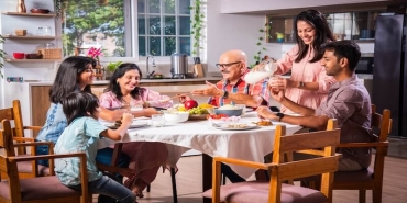 Aile Yemekleri için İdeal Yemek Masası Ölçüleri