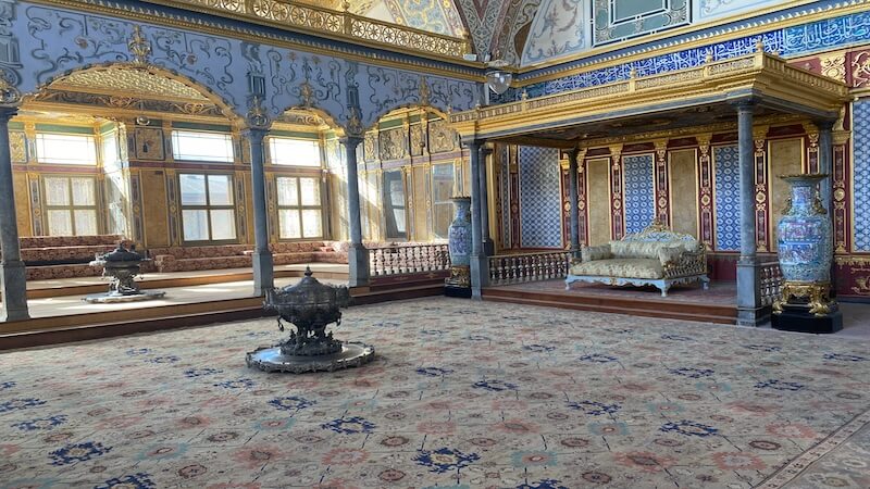 Zamana Açılan Kapı: Topkapı Sarayı’nda Bir Günlük Hükümdarlık