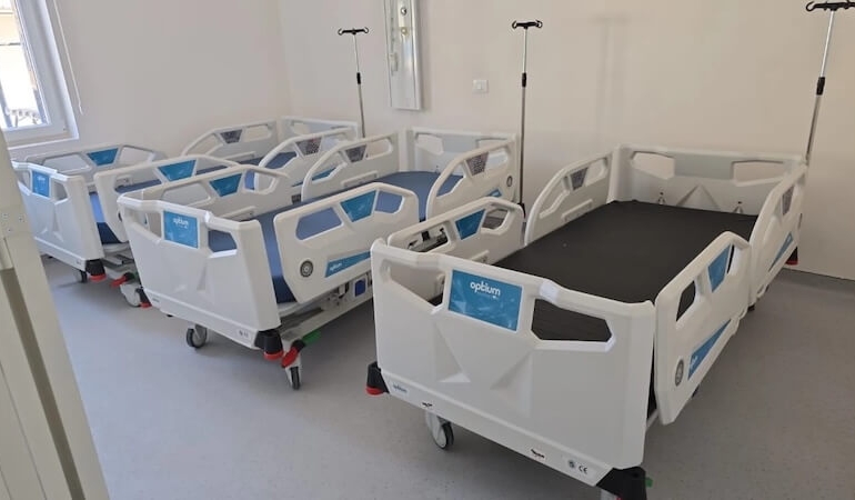 Elektrikli Hastane Yatakları Nasıl Çalışır ve Hangi Özellikleri Sunar?